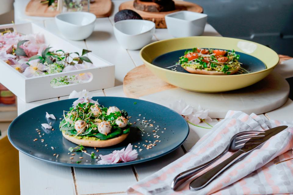 toast, eggs and spinach, food photography